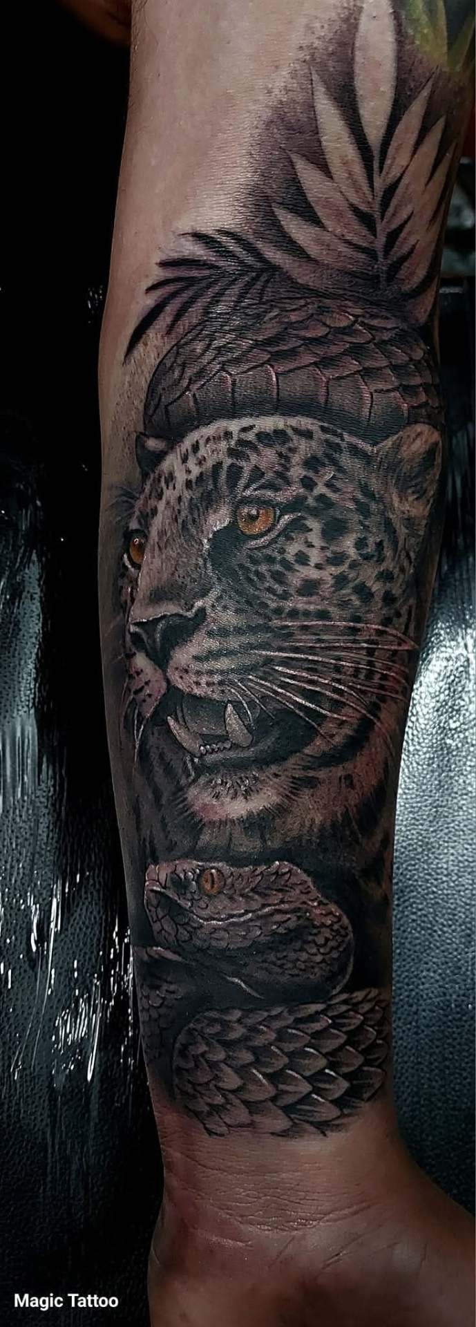 Jaguar & Serpiente — Realismo